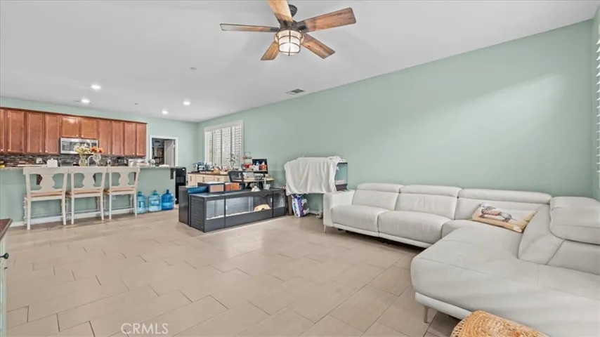 4033 Quartzite, San Bernardino, California 92407