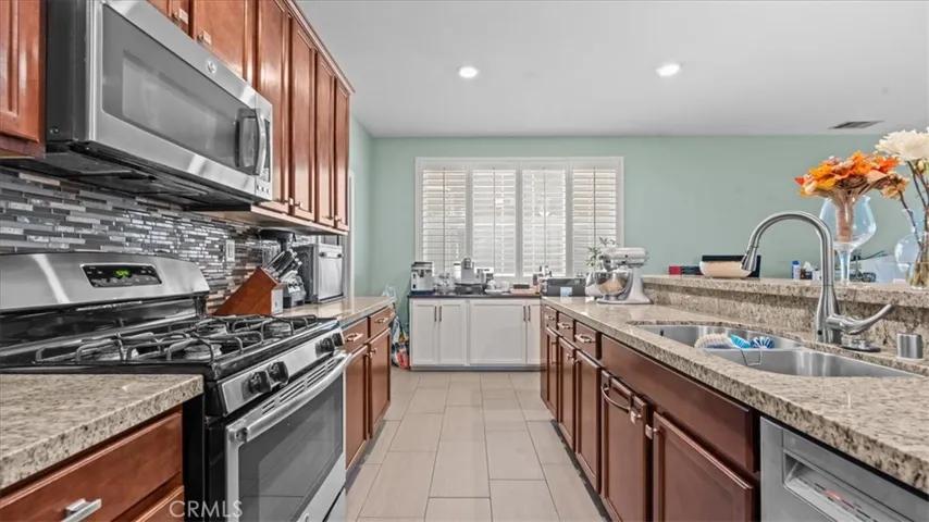 4033 Quartzite, San Bernardino, California 92407
