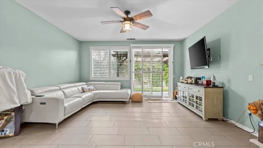 4033 Quartzite, San Bernardino, California 92407