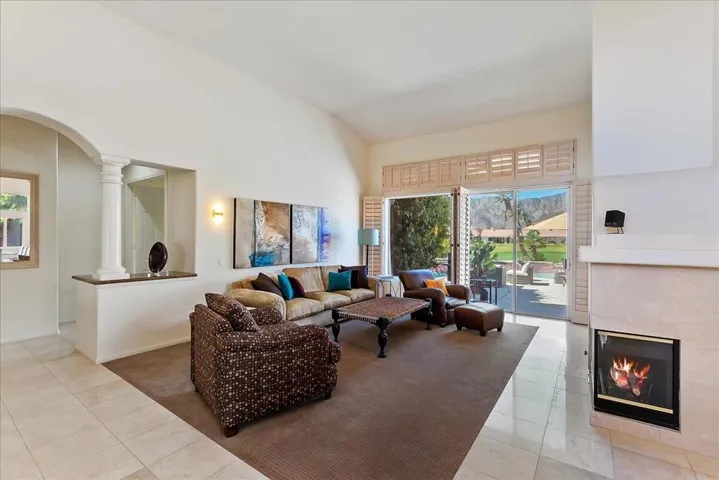 06-Living Room