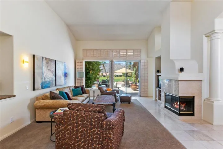 07-Living Room