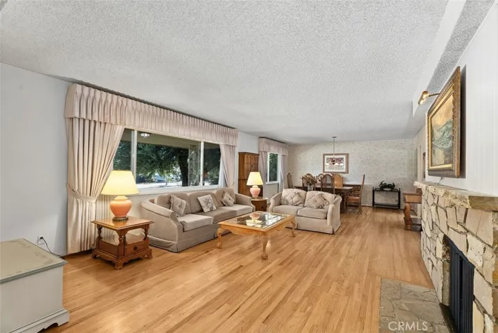 These enormous windows flood the rooms with natural light.