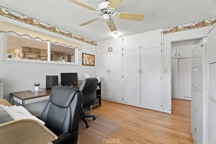 Ceiling fans throughout keep the air flowing.
