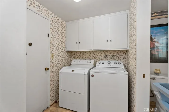 Convenient inside laundry room off of kitchen.