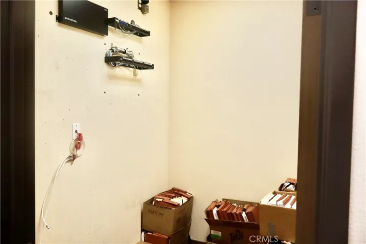 Room 6 / Technical