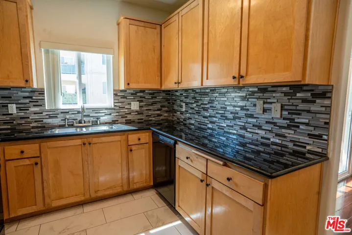 12132 Hart Street 301, North Hollywood, California 91605