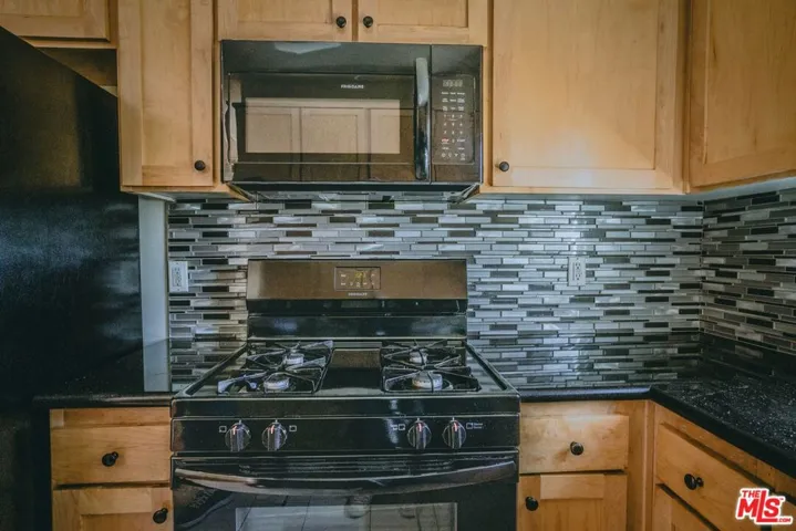 12132 Hart Street 301, North Hollywood, California 91605