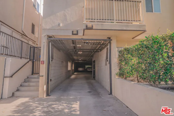 12132 Hart Street 301, North Hollywood, California 91605