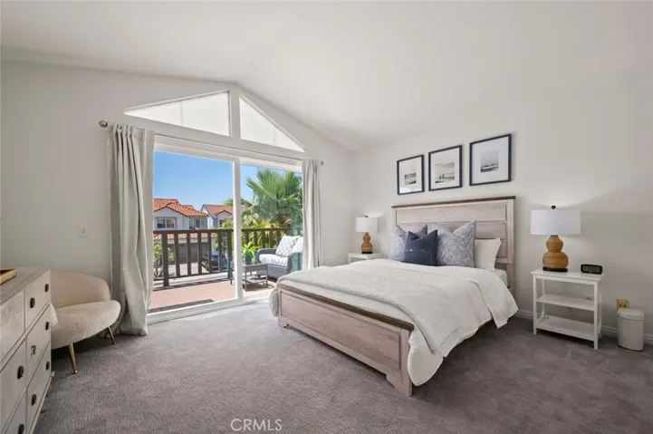 Second upstairs bedroom