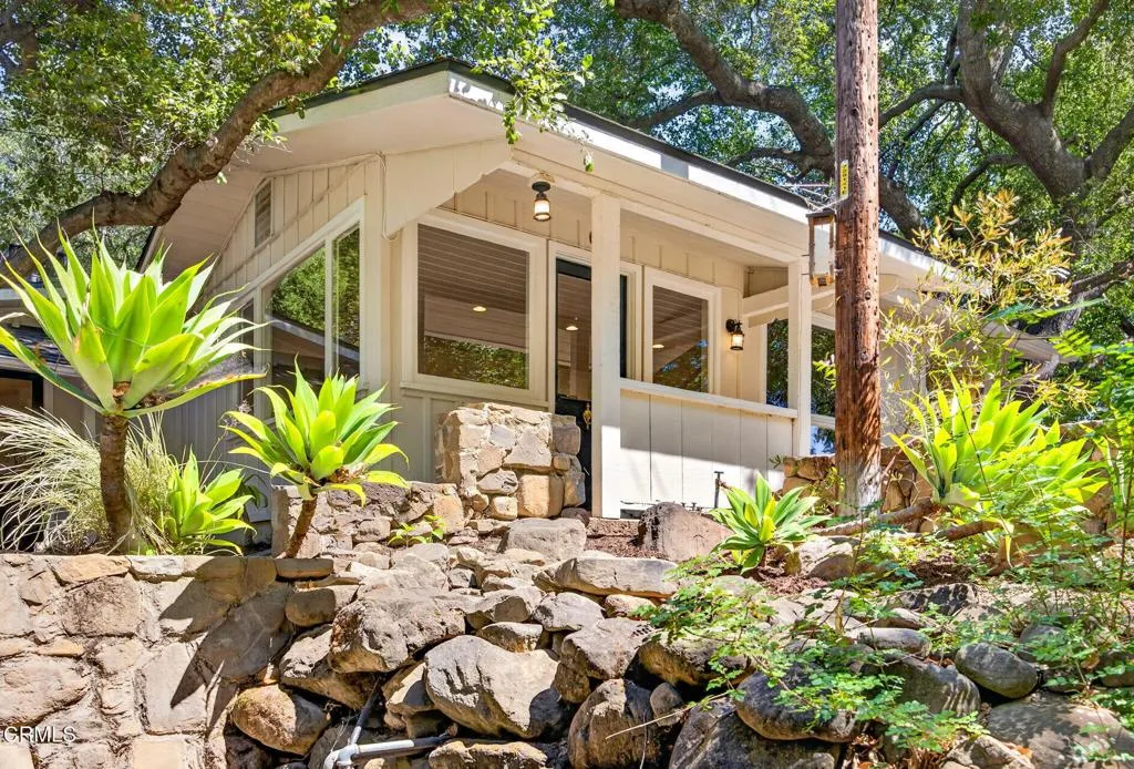 8-web-or-mls-Upmarketmedia_4222Tha-022