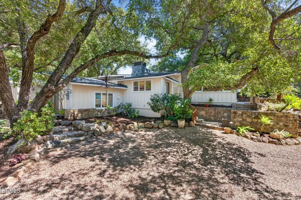 2-web-or-mls-Upmarketmedia_4222Tha-004