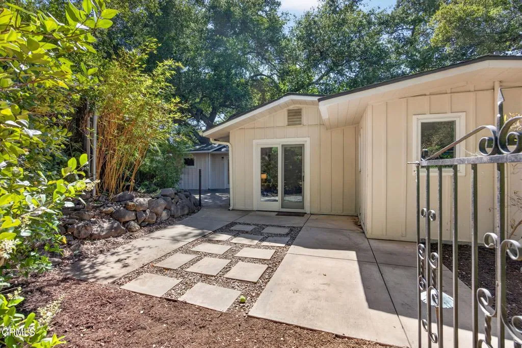 52-web-or-mls-Upmarketmedia_4222Tha-136