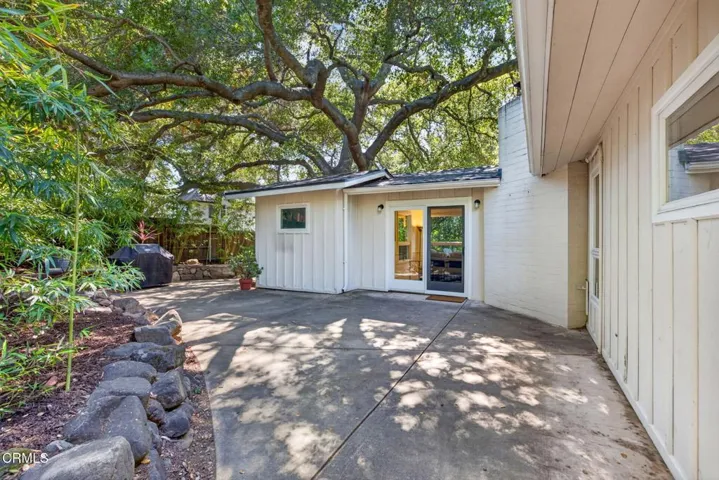 53-web-or-mls-Upmarketmedia_4222Tha-140
