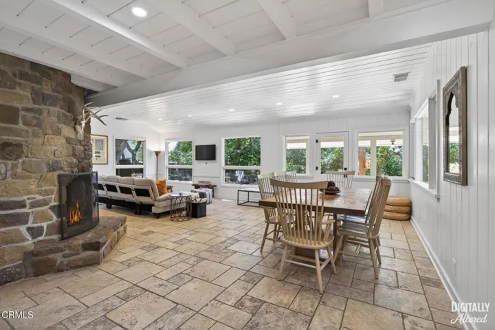 26-web-or-mls-Upmarketmedia_4222Tha-062
