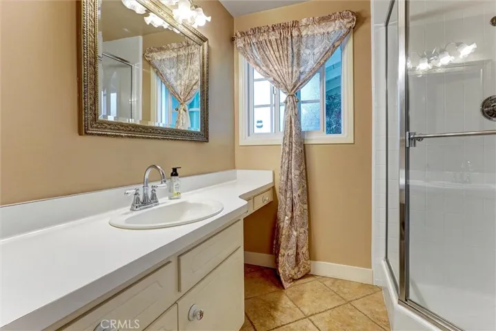 1st floor Bathroom