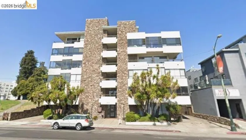 Google Street View Image. Displaying the exterior of the property at 1830 Lakeshore Avenue