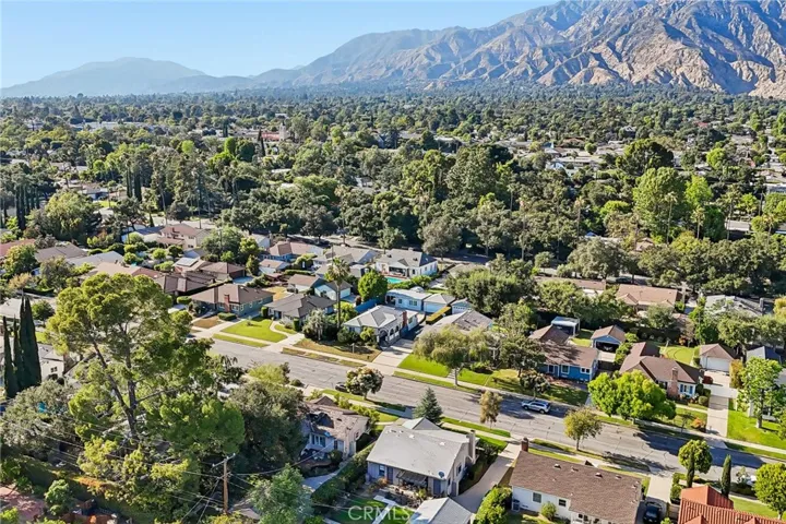 2209 Queensberry, Pasadena, California 91104