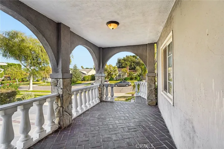 2209 Queensberry, Pasadena, California 91104
