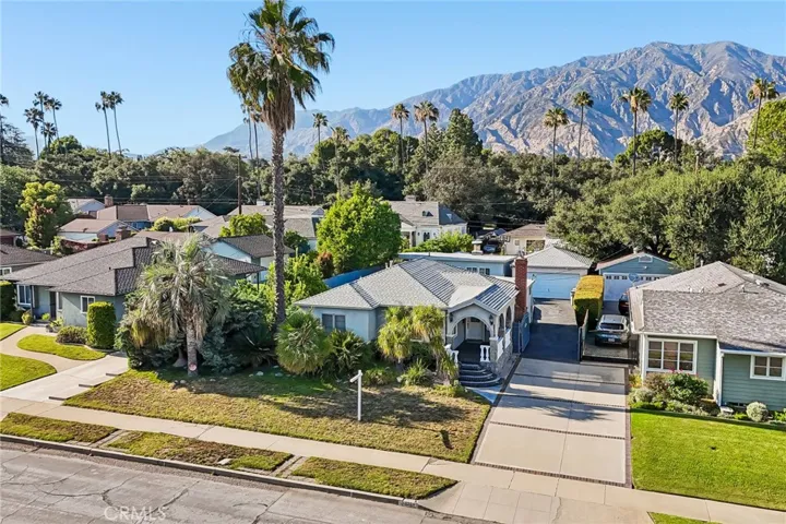 2209 Queensberry, Pasadena, California 91104