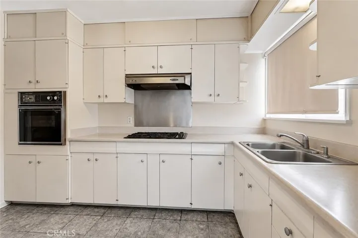 2209 Queensberry, Pasadena, California 91104