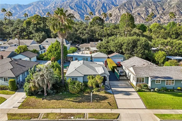 2209 Queensberry, Pasadena, California 91104