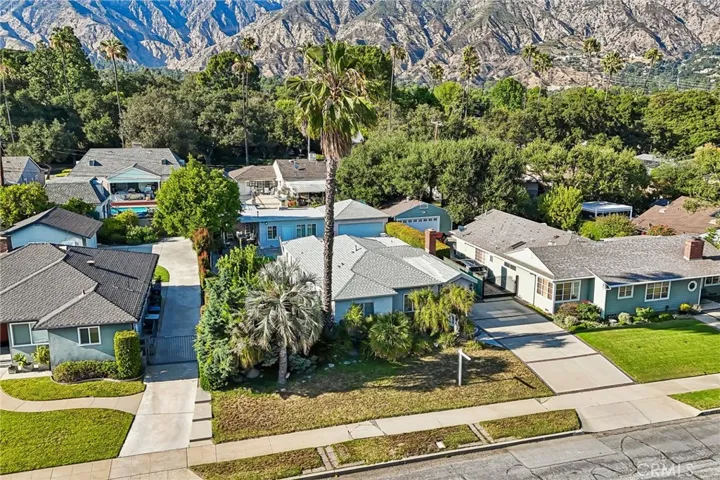 2209 Queensberry, Pasadena, California 91104
