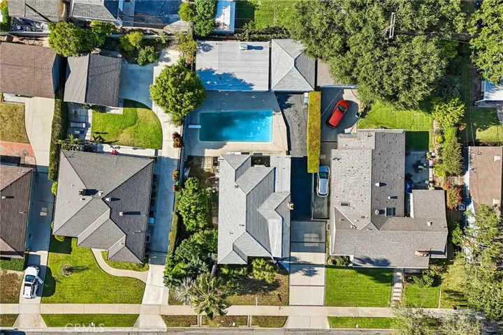 2209 Queensberry, Pasadena, California 91104