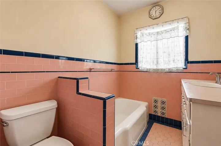 2209 Queensberry, Pasadena, California 91104