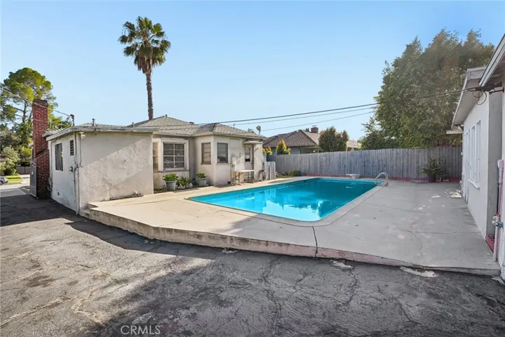 2209 Queensberry, Pasadena, California 91104