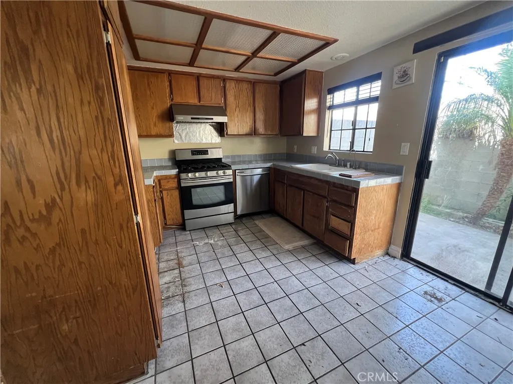 10546 Knott, Stanton, California 90680 — photo 5
