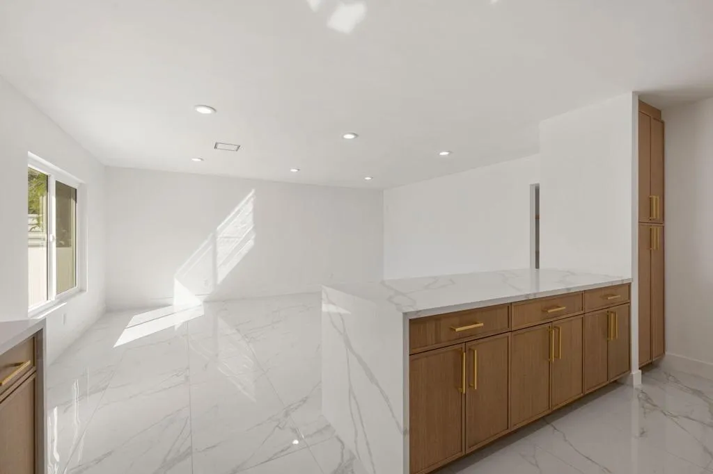 23-web-or-mls-8M4A4065