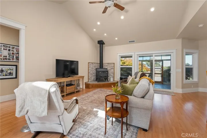 2286 White, Durham, California 95938