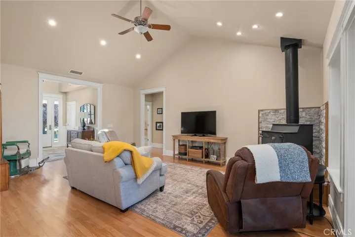 2286 White, Durham, California 95938