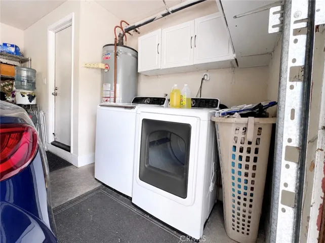 GARAGE LAUNDRY AREA
