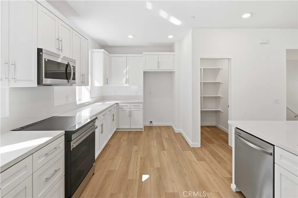Large Gourmet Kitchen