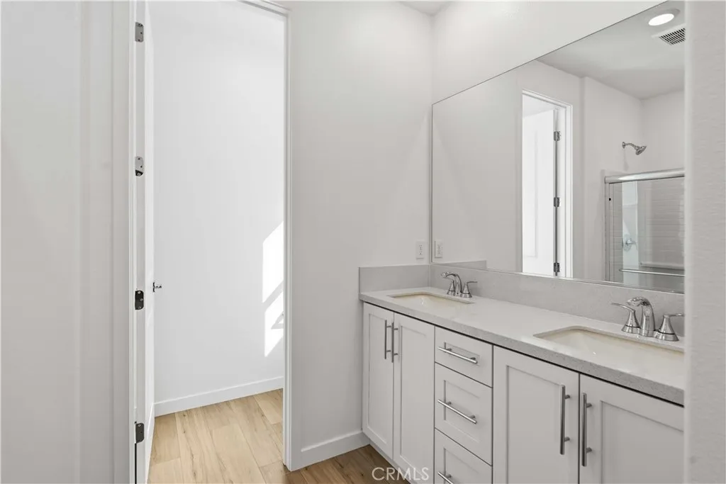 Primary Suite En-suite Bathroom