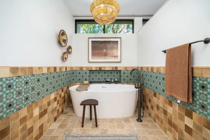 Main Bathroom