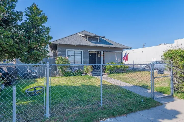 FRONT HOUSE