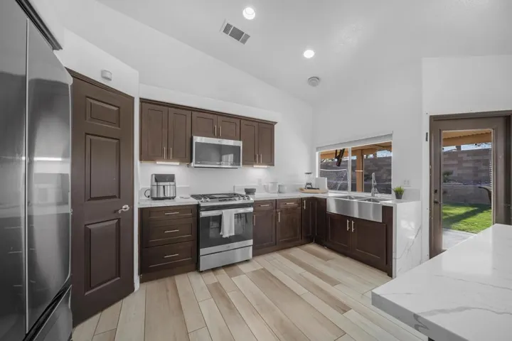 43899 Virginia Ave (17)