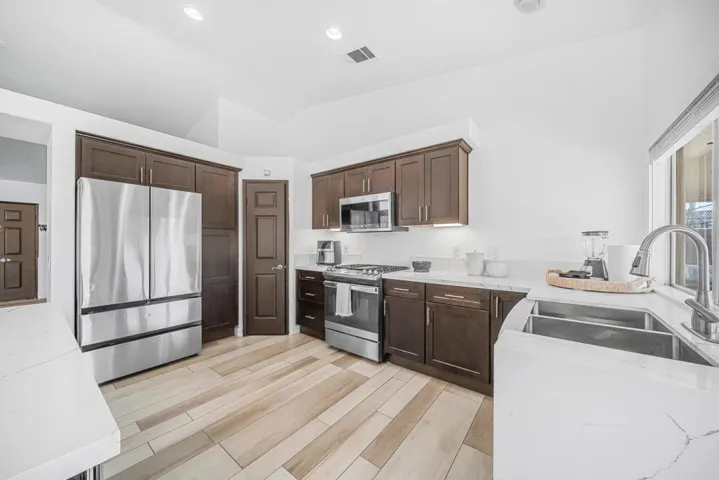 43899 Virginia Ave (20)