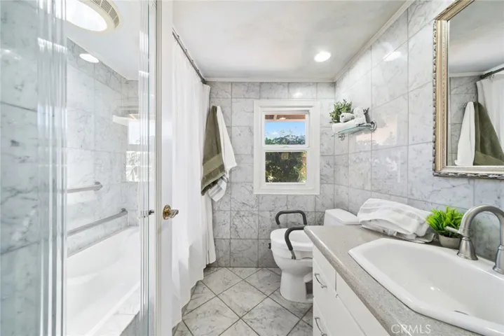 315 E Wilson, Orange, California 92867