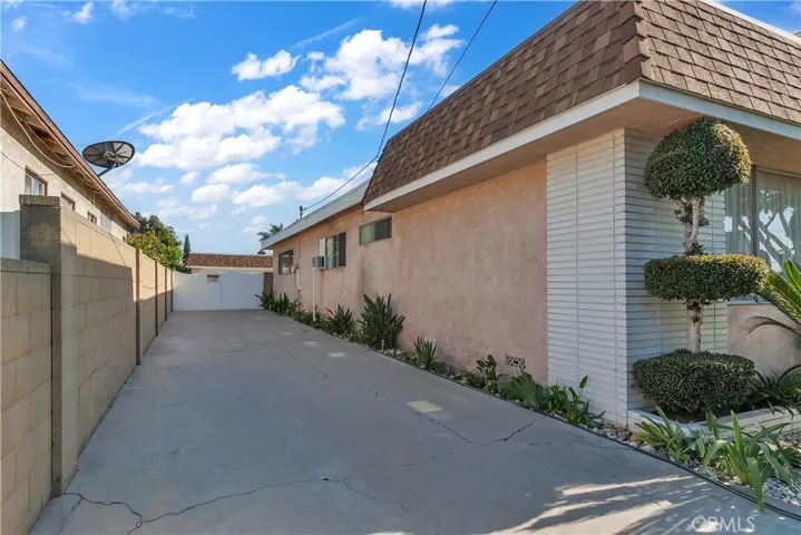 9620 Walnut Street, Bellflower, California 90706