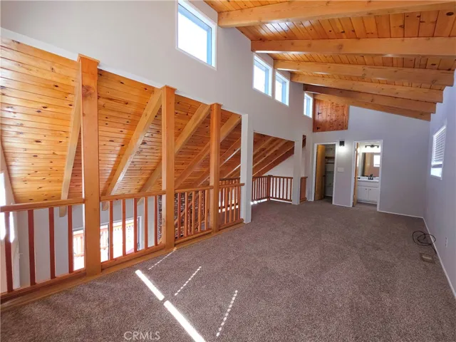 Loft/flex space