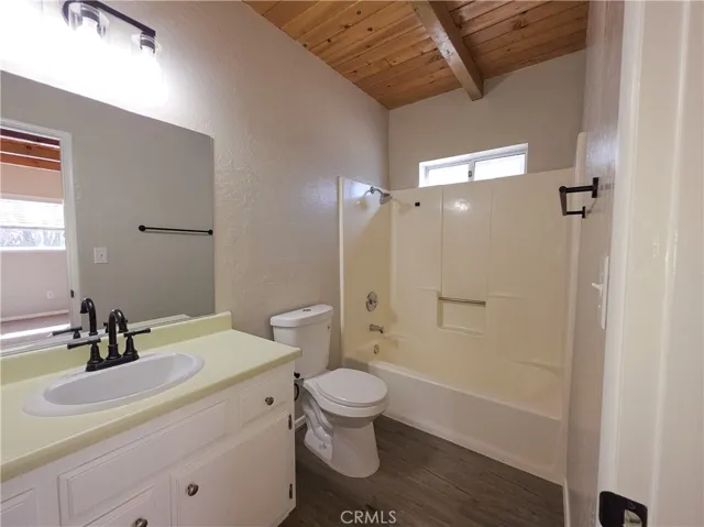 Main level full bathroom