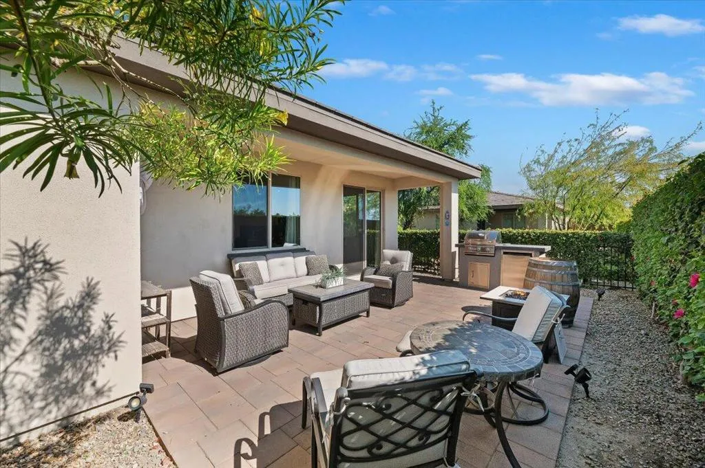 Outdoor Seating Outdoor Seating