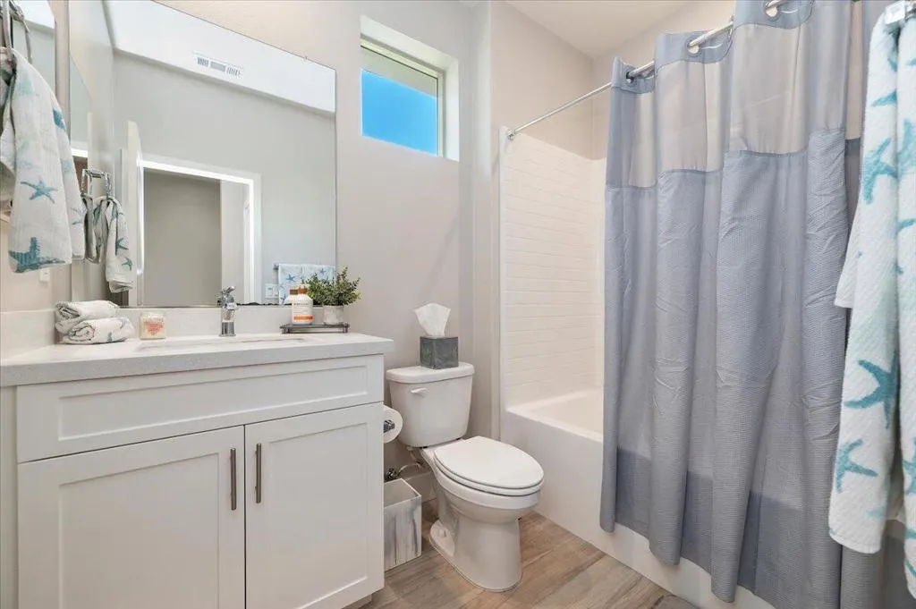 Full Bathroom Full Bathroom