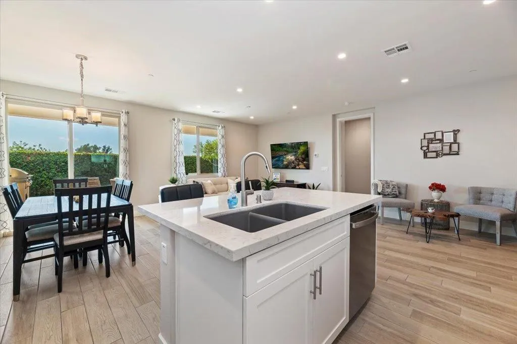 Kitchen to Dining Area Kitchen to Dining Area