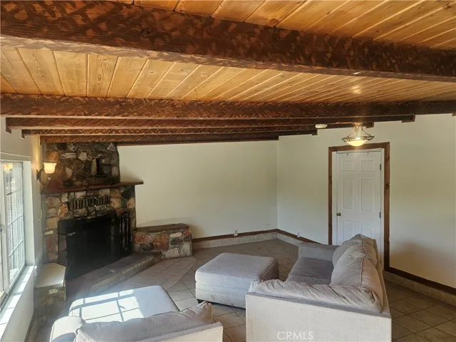 lliving room 5