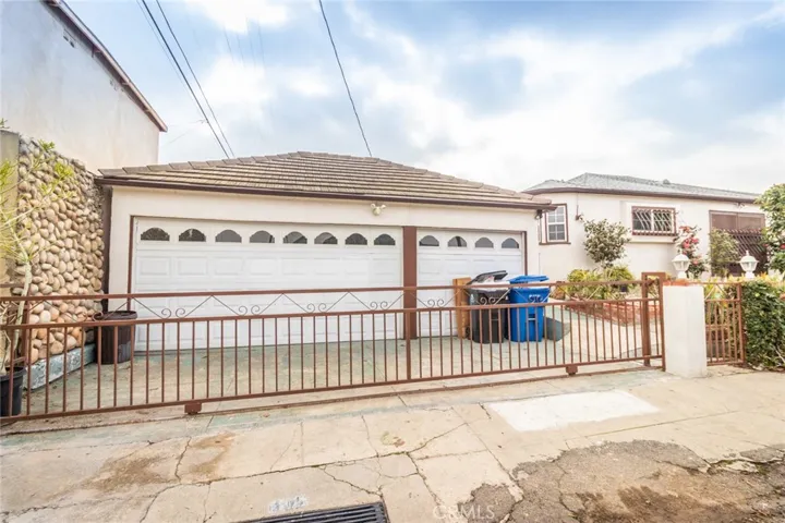 3 car garage