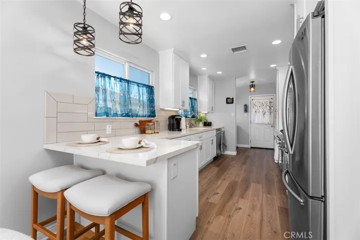 Breakfast bar in kitchen